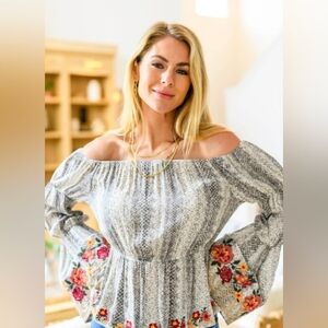 Savanna Jane NWT Women’s Don’t Tempt Me Embroidered Blouse Off-Shoulder sz Large